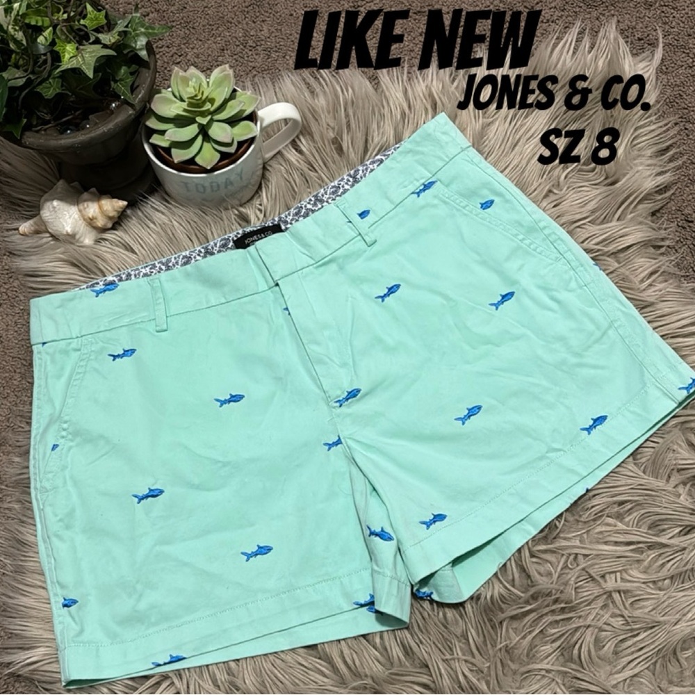 Like New-Jones & Co. Shorts-8-Flat Front Chino Style-Sea Green/Blue Shark Print-